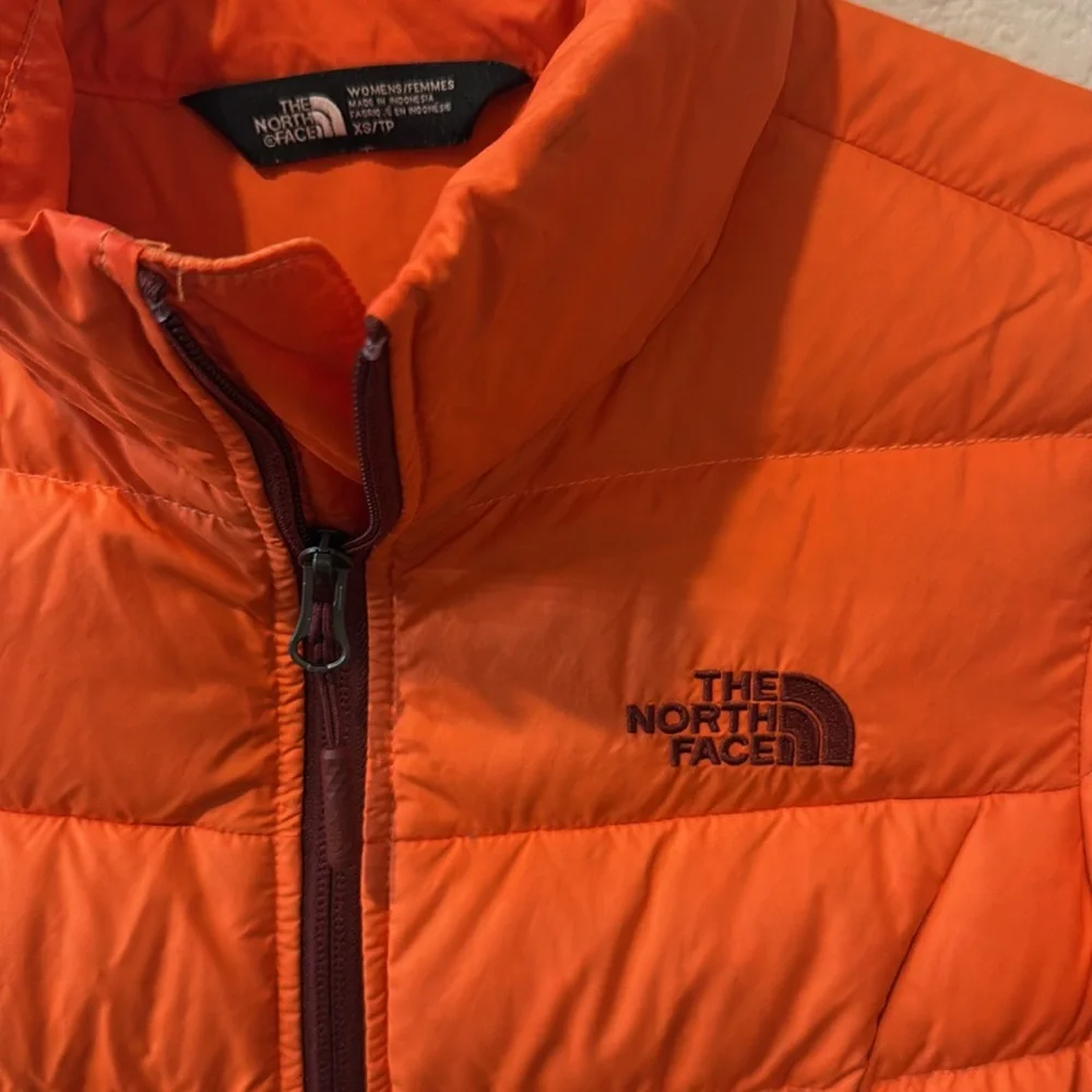 Orange North Face Puffer Jacket Women’s‎ XS